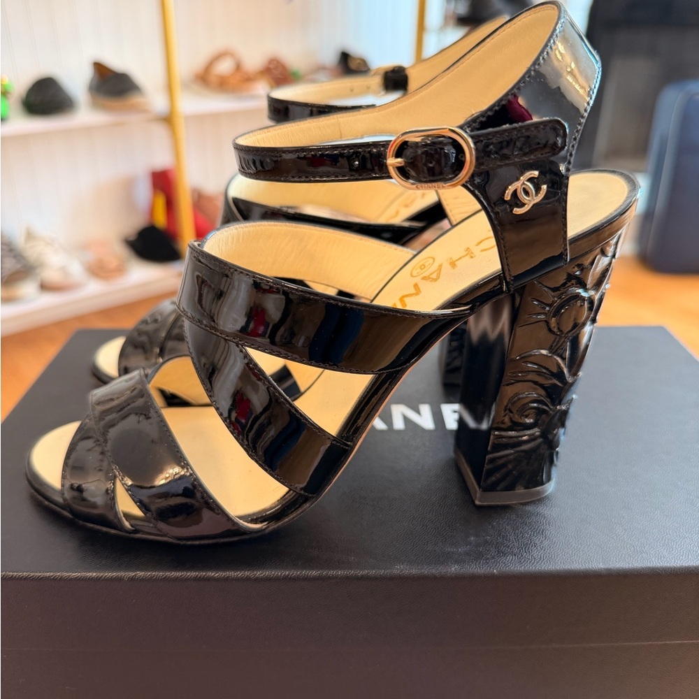 Chanel Flowered Heel Sandals - Picture 3 of 10